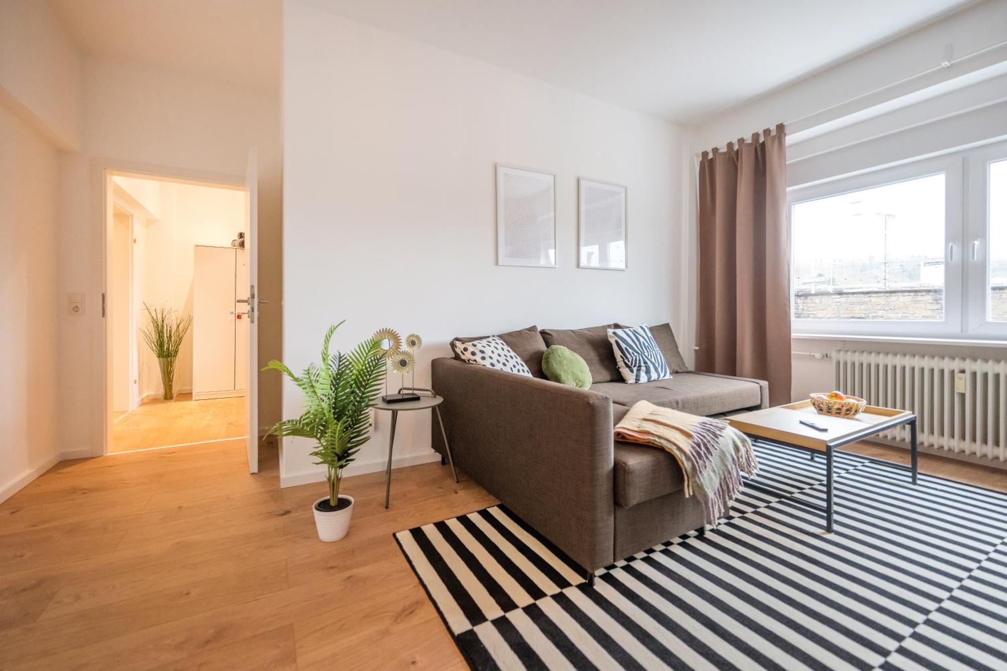 Neu: 100M² - Ideal Fuer Familien/Geschaeftsr. - Hbf Coblença Exterior foto