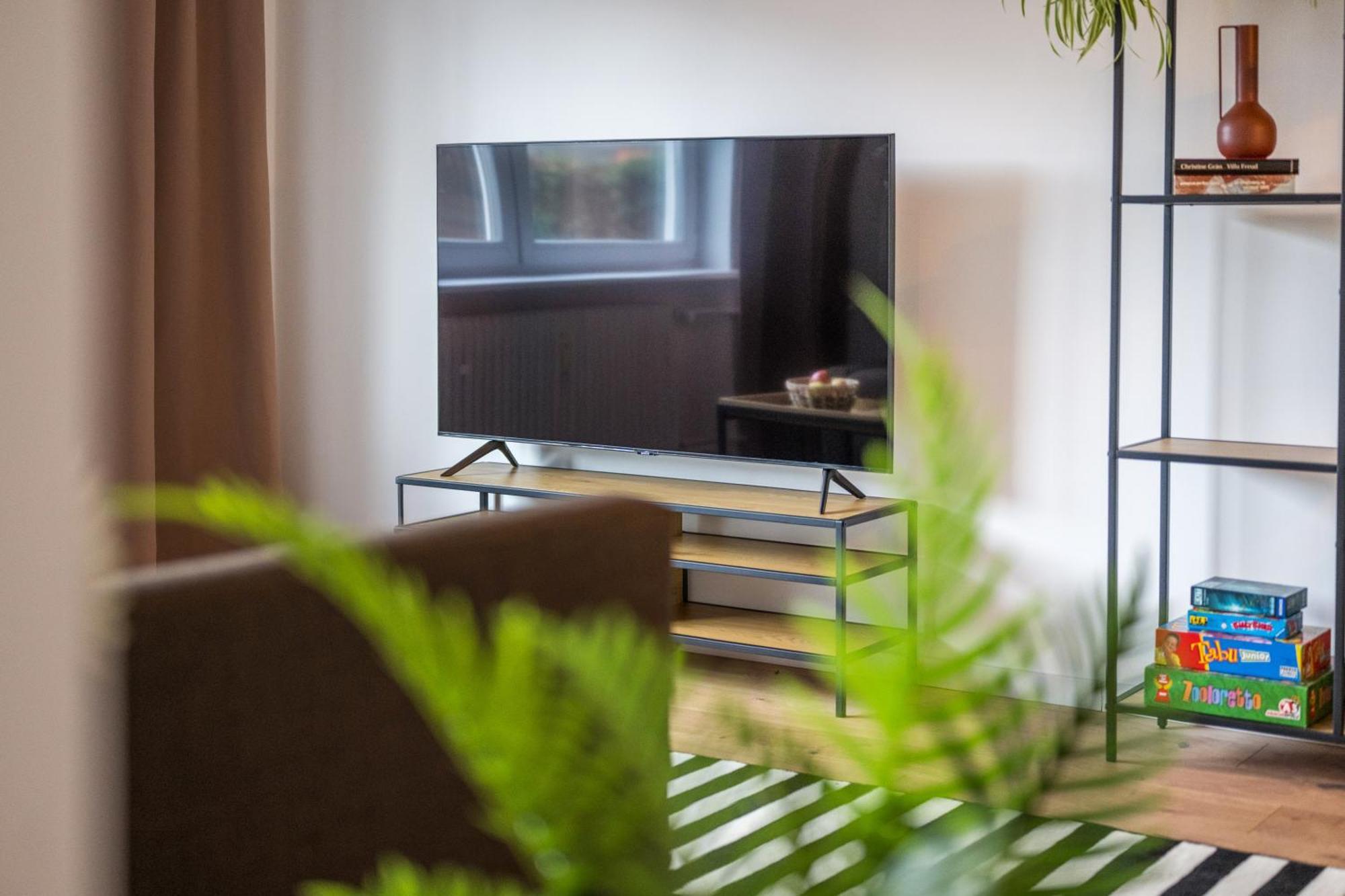 Neu: 100M² - Ideal Fuer Familien/Geschaeftsr. - Hbf Coblença Exterior foto